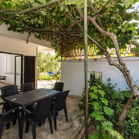 Apartman Maja *