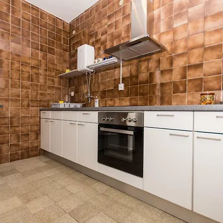Apartment Apartman Maja